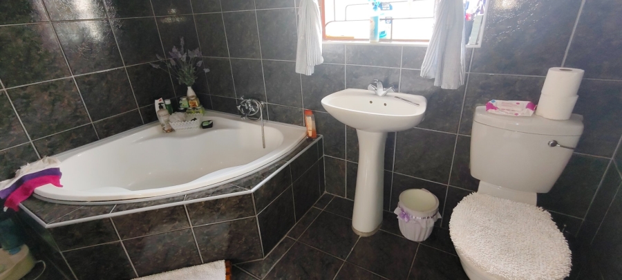 4 Bedroom Property for Sale in Wildwoods Western Cape